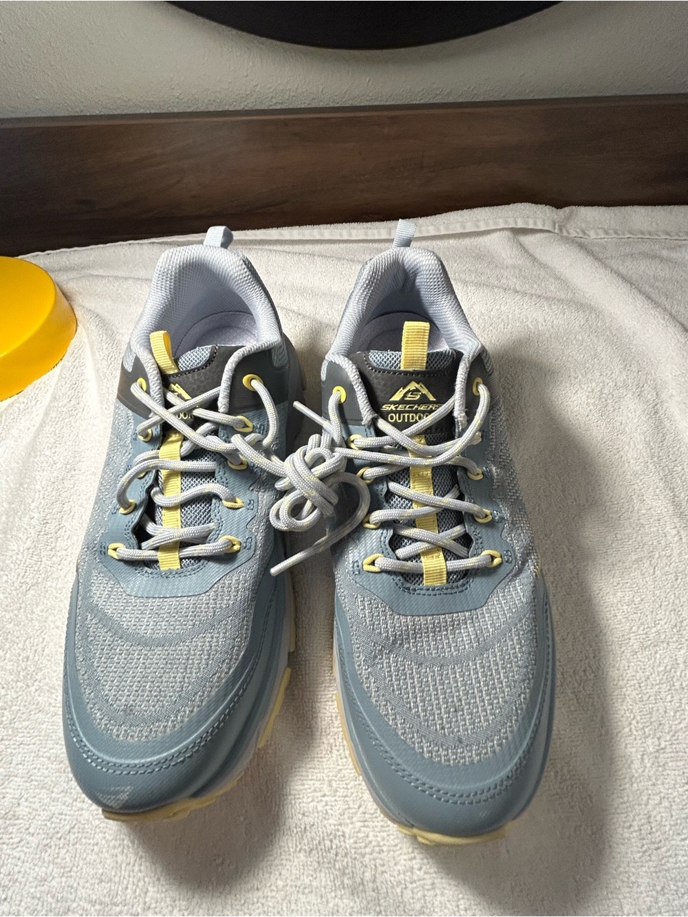 Skechers Women's D’Lux Journey Marigold Sneakers size9